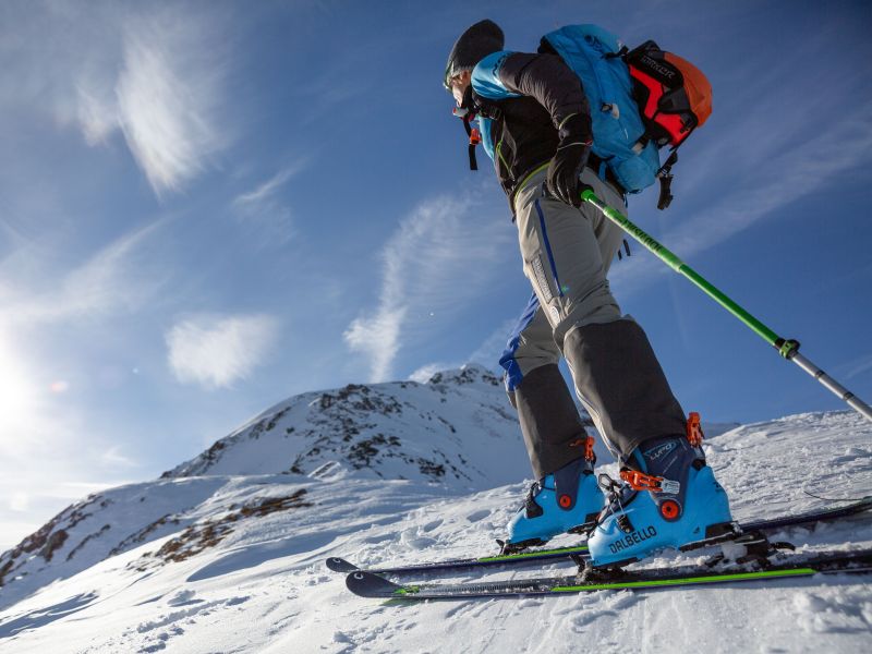 Aufstieg KAT Skitour Berggipfel