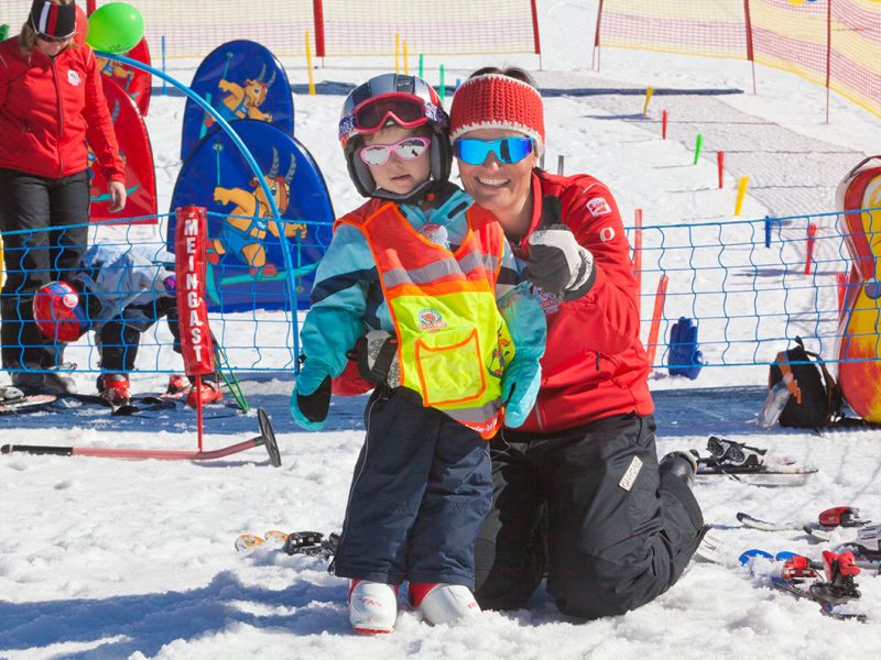 Pitzis Kinderland spielerisch Skifahren lernen