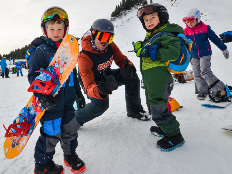 Snowboard Kids mit Lehrer