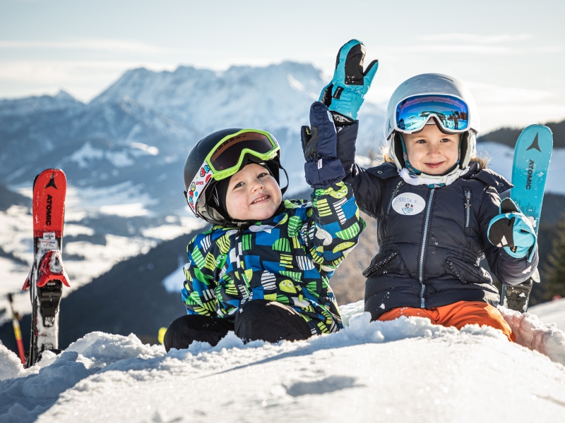 Kinder im Skigebiet St. Johann